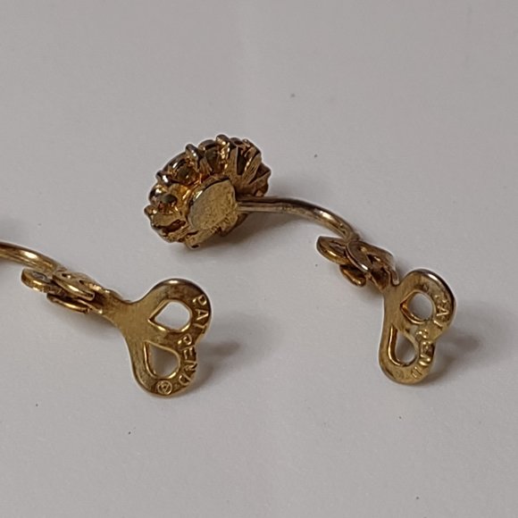 Vintage Green And Gold Tone Clip On Earrings - Picture 13 of 15